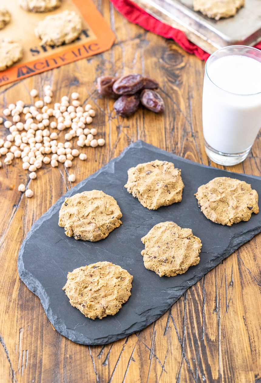 Flourless, Unprocessed Cacao Chip Protein Cookies
